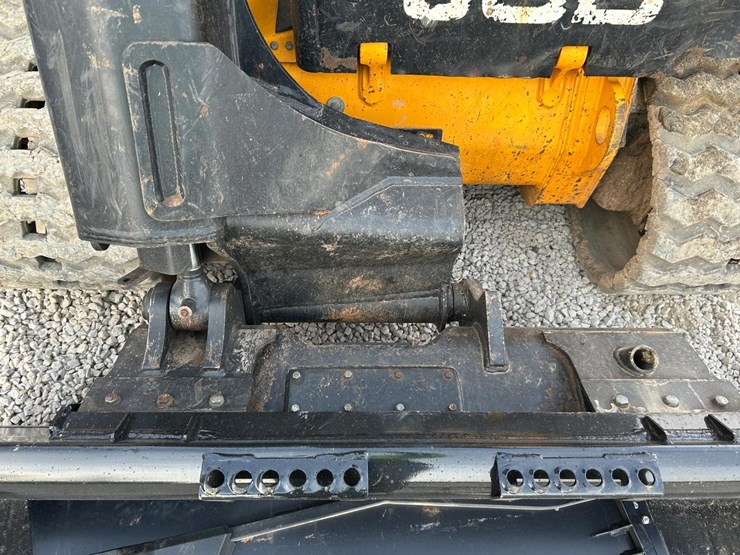2021-jcb-3ts-8t-image-10