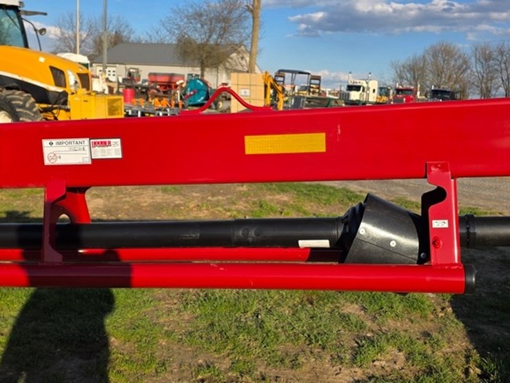 2023-case-ih-dc135-image-40