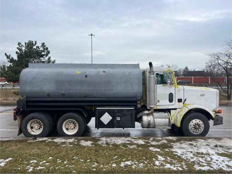 1999-peterbilt-378-image-1