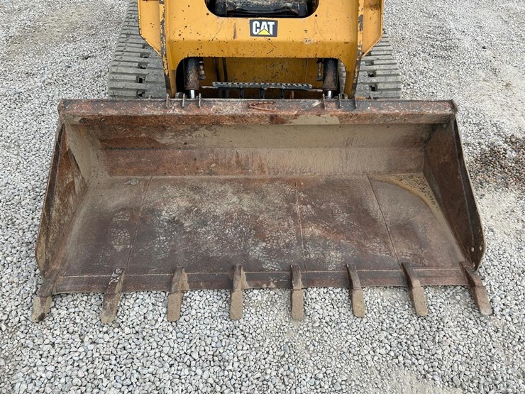 2017-caterpillar-259d-image-9