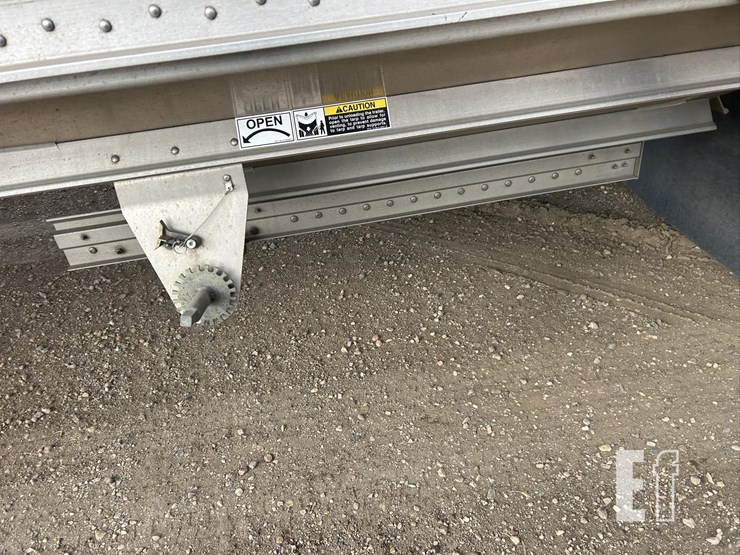 2025-wilson-grain-trailer-image-72