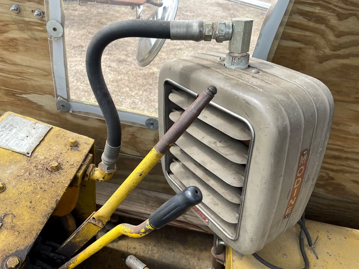 #173-•-otis-ut-50-gas-powered-rough-terrain-forklift-image-24