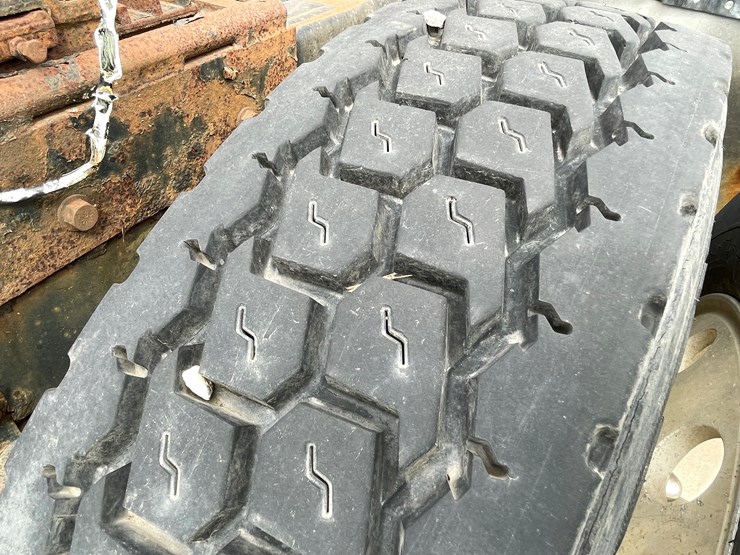 #128-•-2003-western-star-sleeper-cab-semi-tractor-(has-wi-title)-(non-runner)-image-40