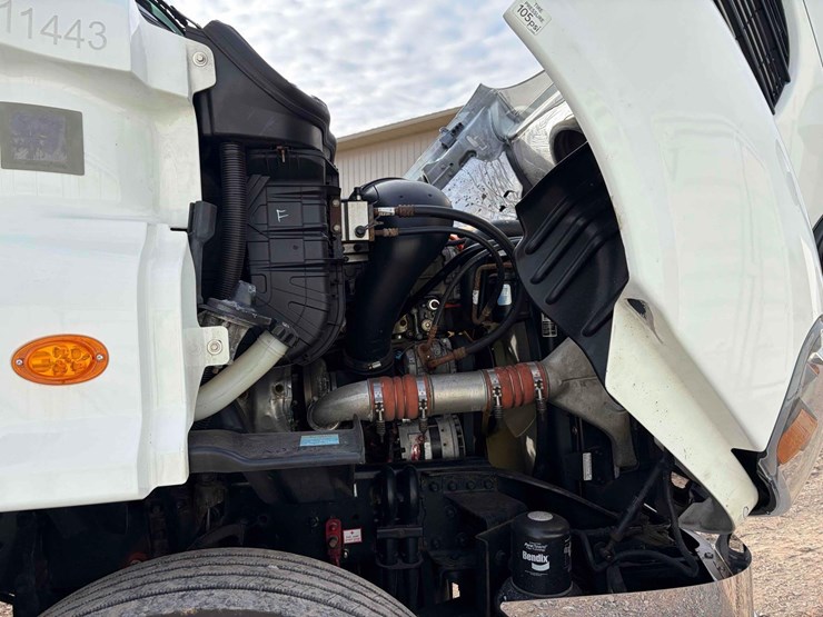 2019-freightliner-cascadia-single-axle-road-tractor-image-8