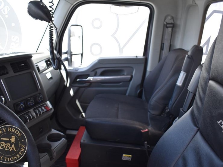2019-kenworth-t880-image-42
