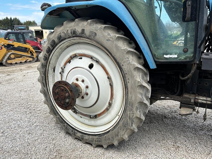 new-holland-tm135-image-12