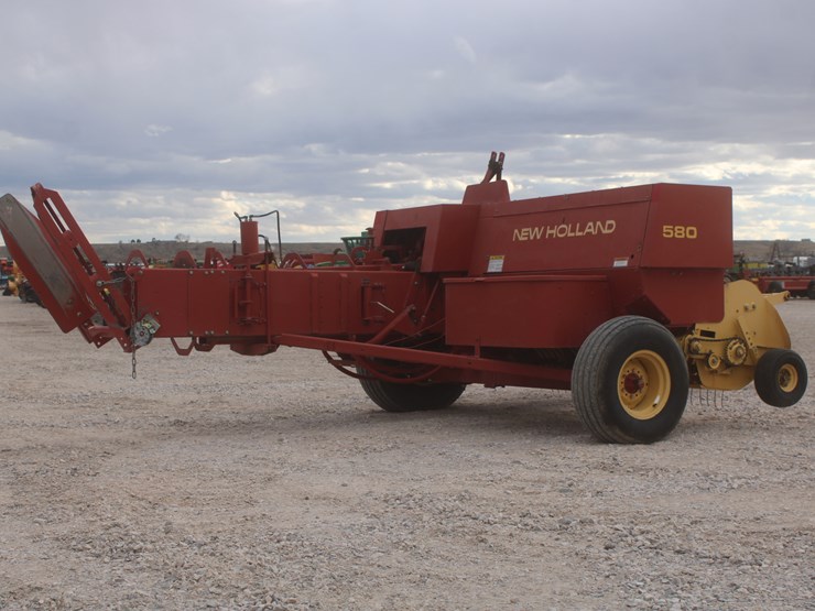 new-holland-580-image-8
