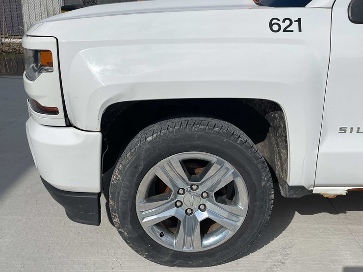 2017-chevrolet-1500-image-29