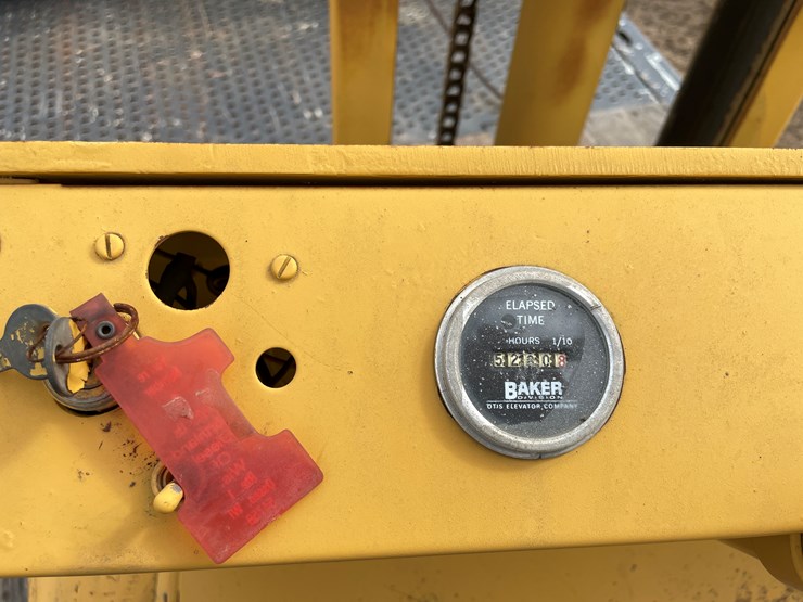 #170-•-baker-5000-lbs.-gasoline-powered-forklift-image-18