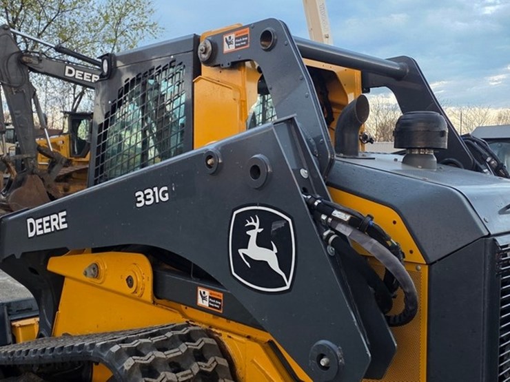 2023-deere-331g-image-23