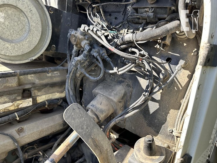 1991-freightliner-fld120-image-63