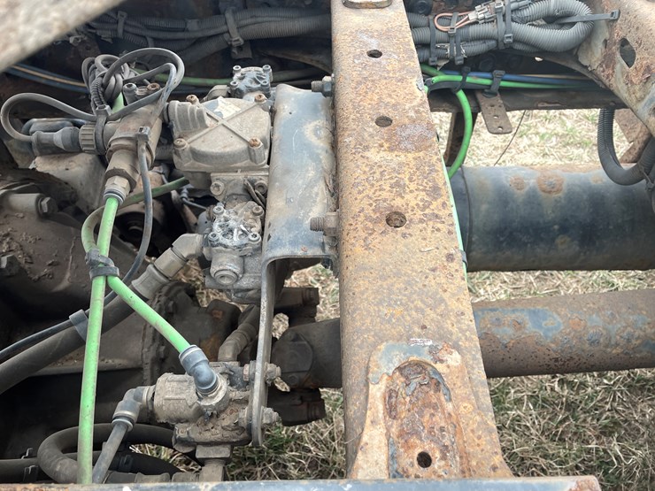 #114-•-2017-freightliner-single-axle-day-cab-semi-tractor-(has-wi-title)-image-27