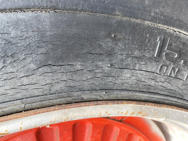 #175-•-case-830-diesel-tractor-image-39