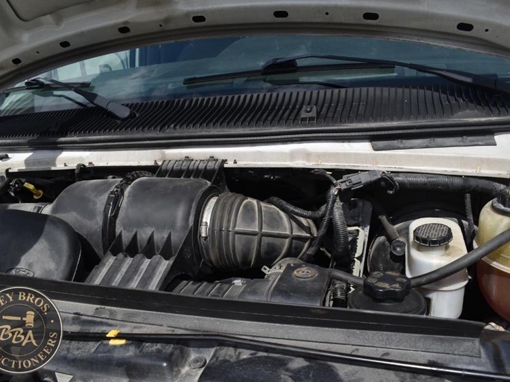 2014-ford-e250-image-24