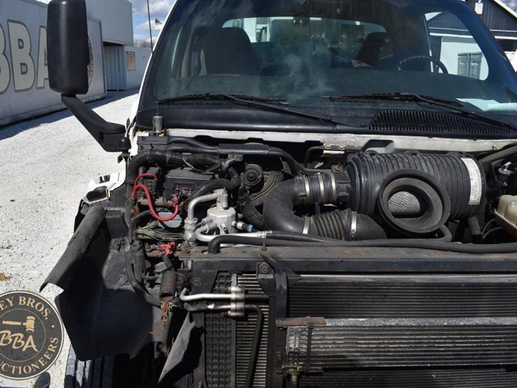 2005-gmc-topkick-image-34