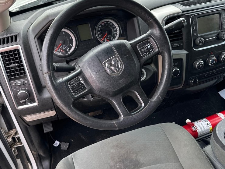 2018-ram-3500-slt-image-19