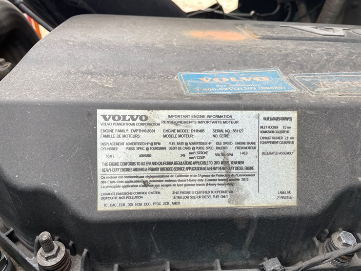 #110-•-2014-volvo-car-hauler-semi-and-trailer-(has-wi-title)-image-78