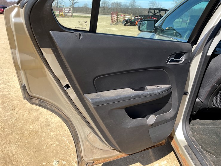 2013-chevrolet-equinox-image-32