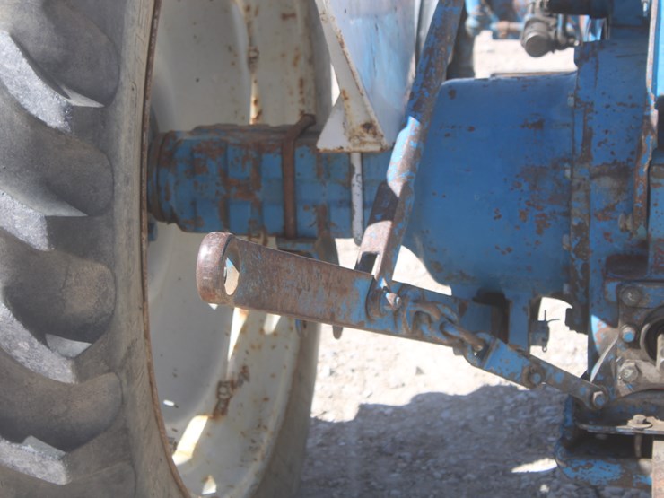 1966-ford-4000-image-32