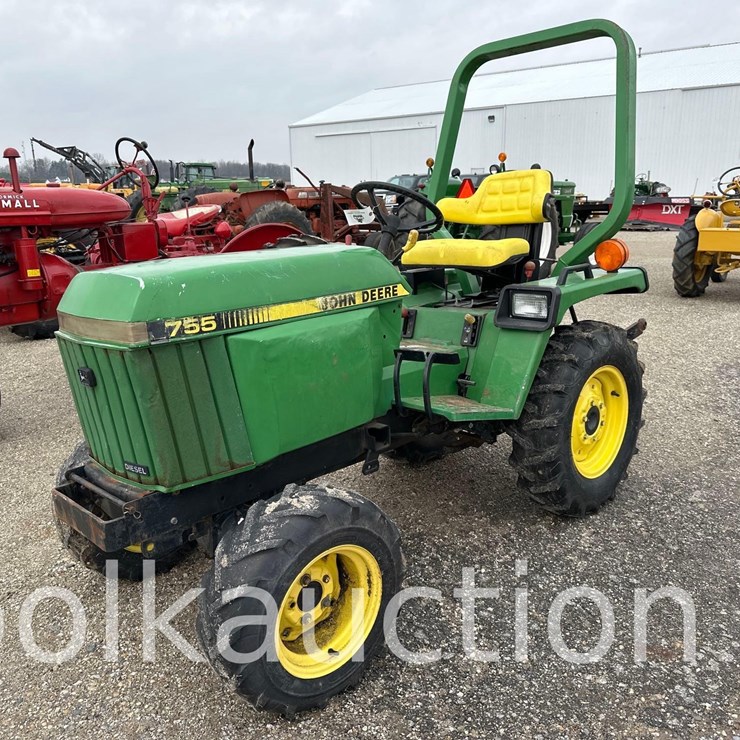 JOHN DEERE 755
