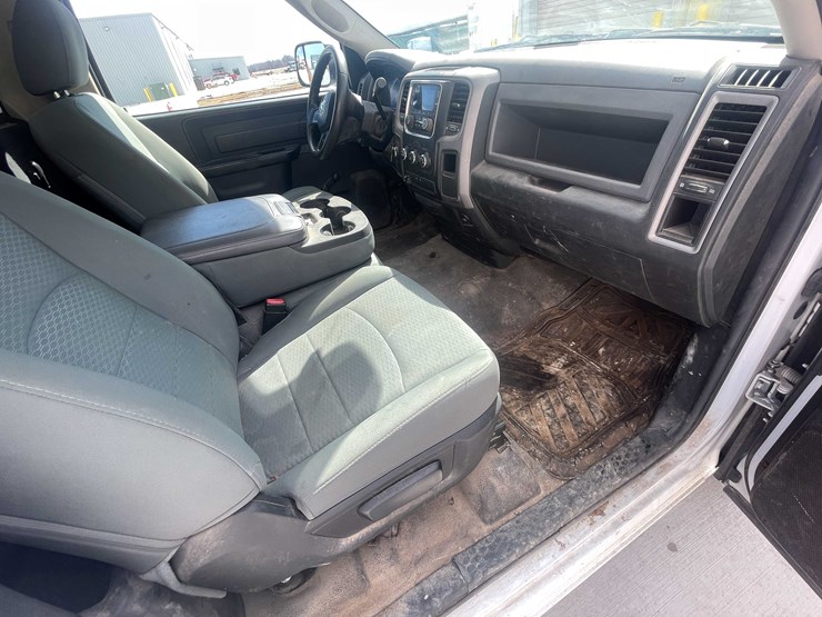 2015-dodge-1500-image-55