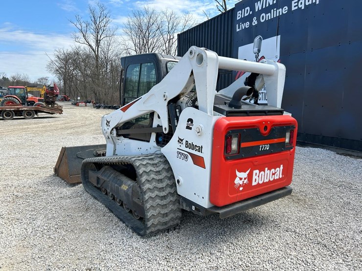 2022-bobcat-t770-image-2