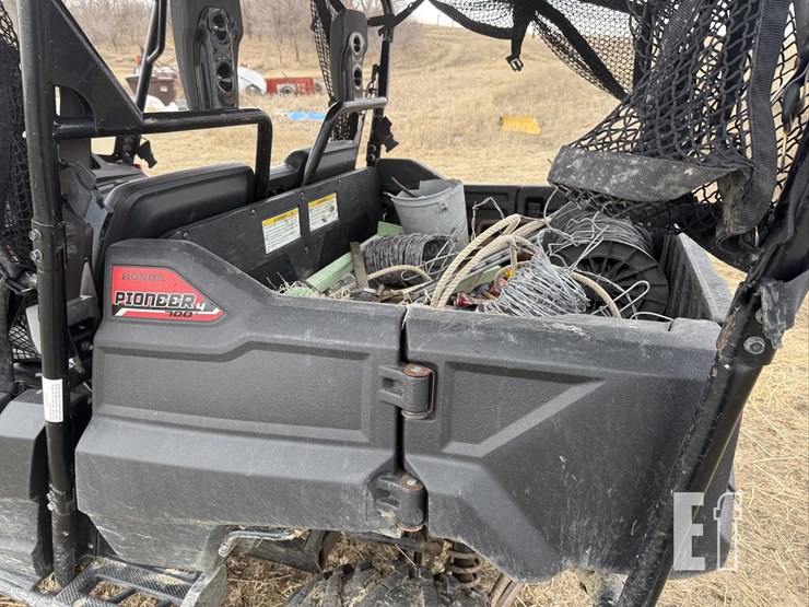 2016-honda-pioneer-700-image-9