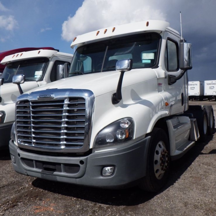 2016 FREIGHTLINER CASCADIA 125
