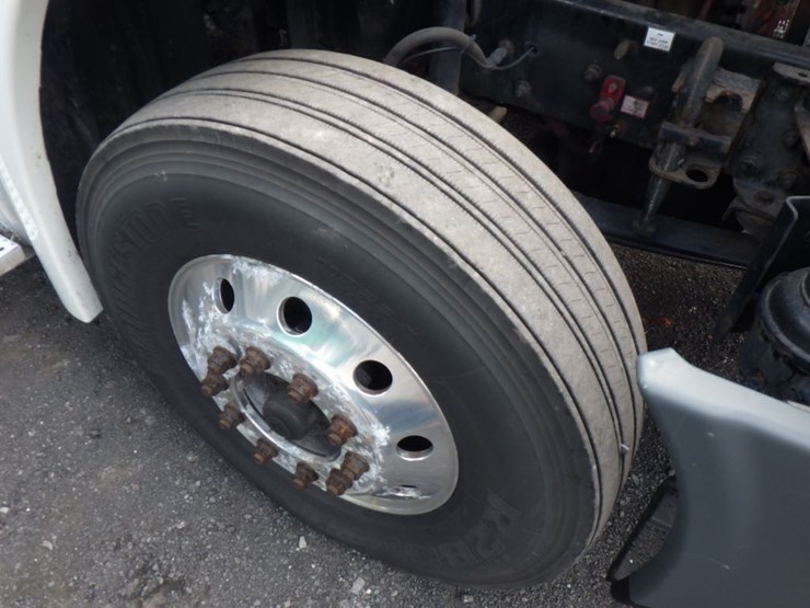 2018-freightliner-cascadia-125-image-24