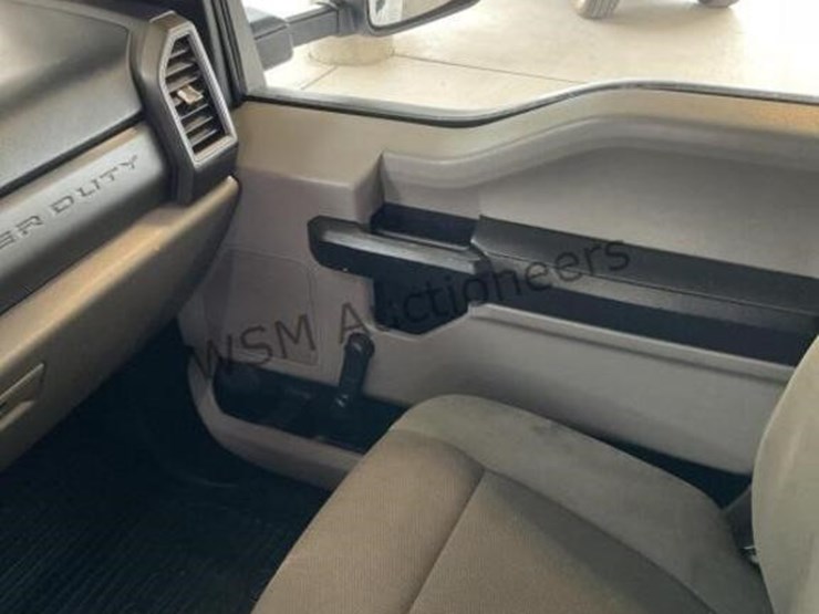 2017-ford-f550-image-22