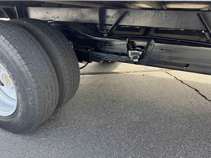 2009-chevrolet-3500-image-15