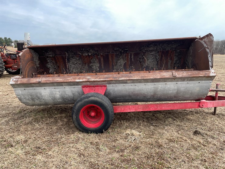 #211-•-slinger-style-manure-spreader-image-4