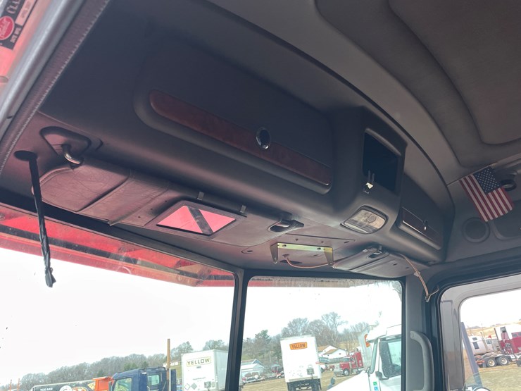 2008-peterbilt-386-image-61