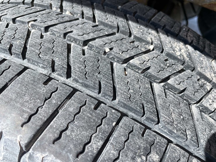 2015-chevrolet-1500-image-26