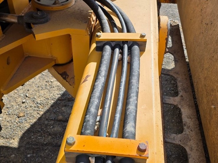 2018-volvo-sd115b-image-38