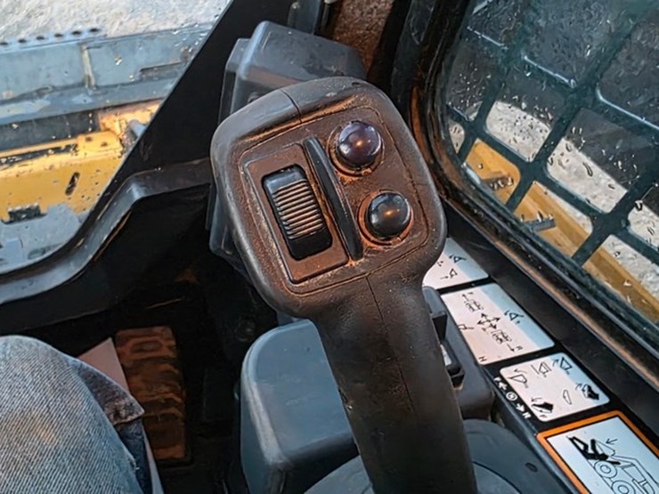 2023-deere-331g-image-53