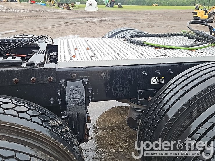 2014-peterbilt-579-image-9