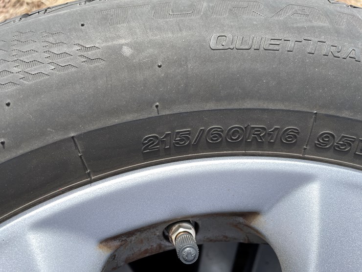 #10703-•-(4)-bridgestone-16"-tires-on-honda-5-bolt-aluminum-rims-image-12