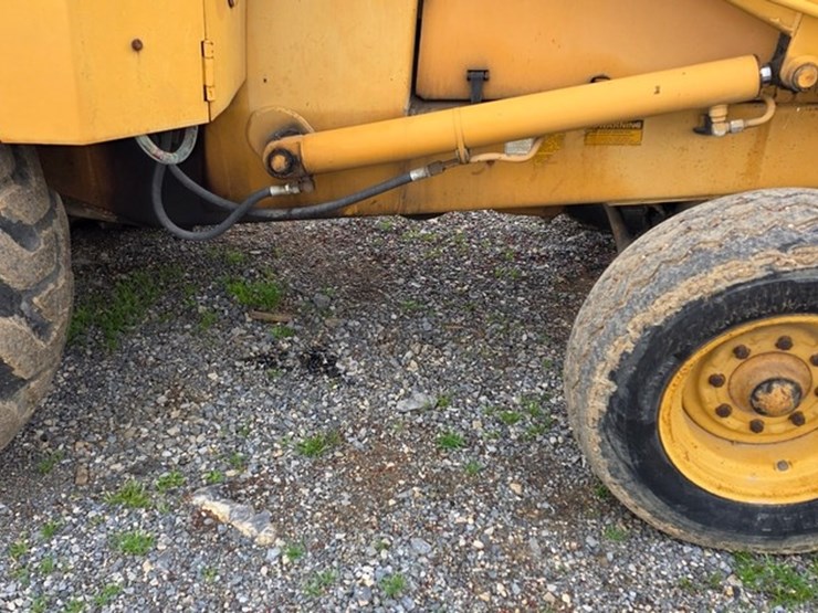 1990-case-480f-image-25