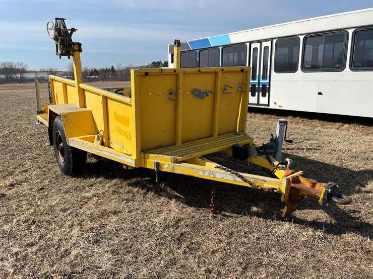 #203-•-sauber-single-axle-utility-trailer-(no-title)-image-3