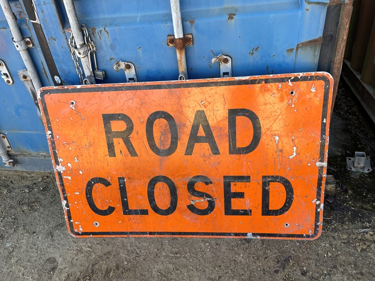 #3931-•-metal-retired-road-sign-image-1