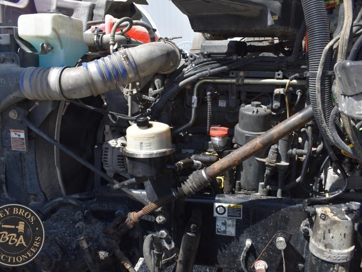 2019-kenworth-t880-image-27