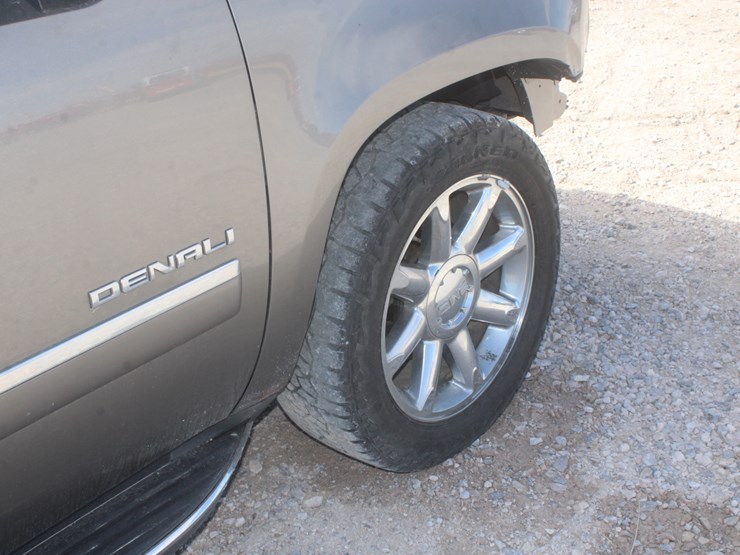 2012-gmc-yukon-image-14