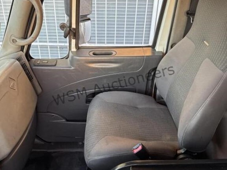 2009-international-durastar-4400-image-53