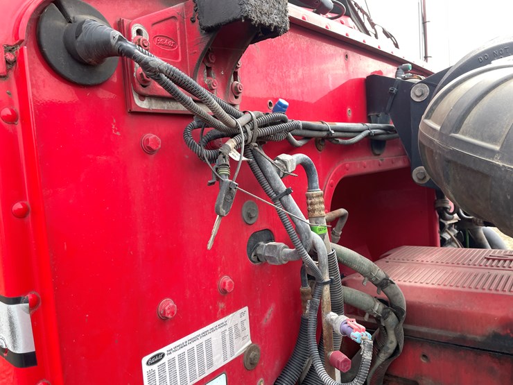 2008-peterbilt-386-image-58