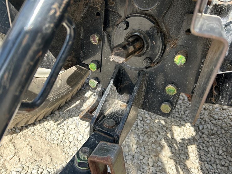 2016-new-holland-workmaster-33-image-15