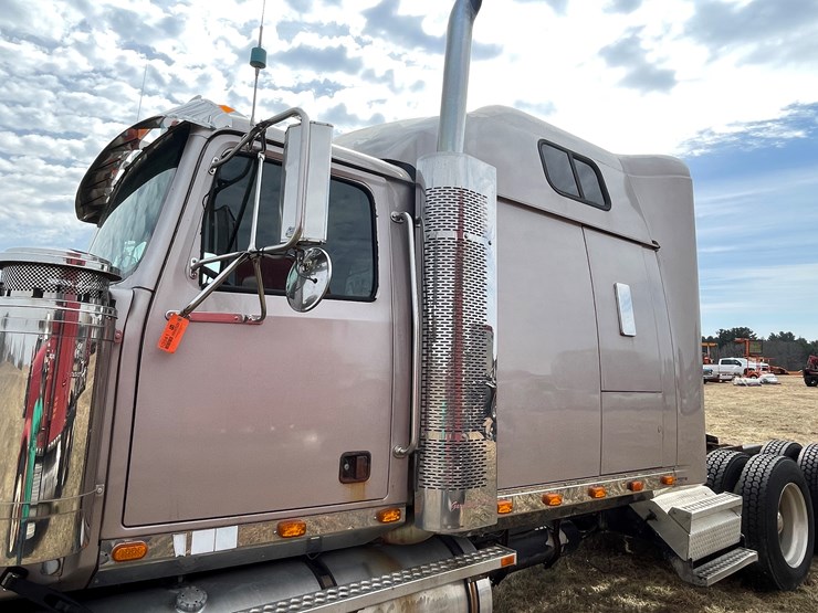 #128-•-2003-western-star-sleeper-cab-semi-tractor-(has-wi-title)-(non-runner)-image-14