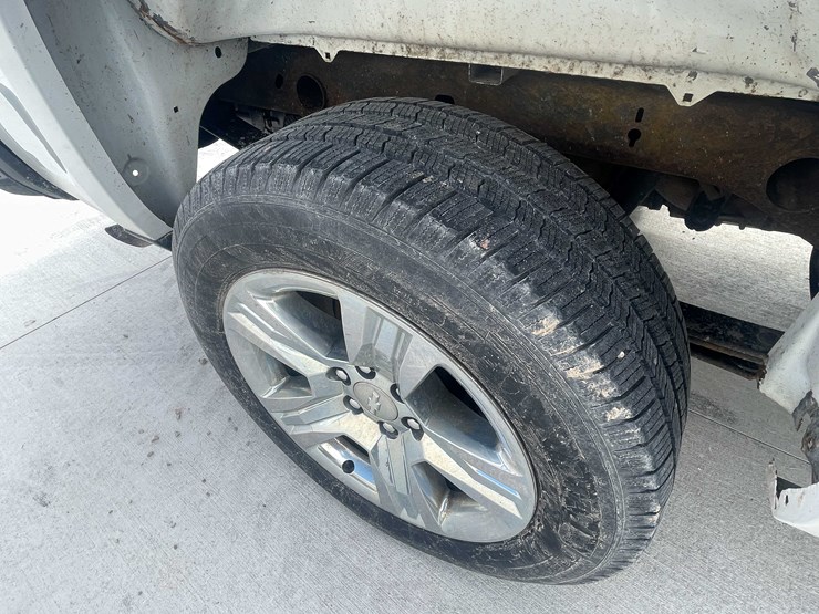 2017-chevrolet-1500-image-19