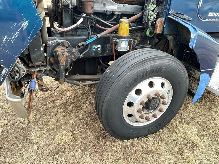 1999-peterbilt-377-image-49