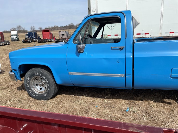 #192-•-1984-2-x-4-chevy-silverado-(has-wi-title)-image-10
